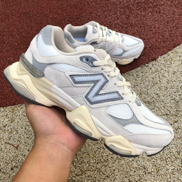 New Balance 9060 [X. 8]